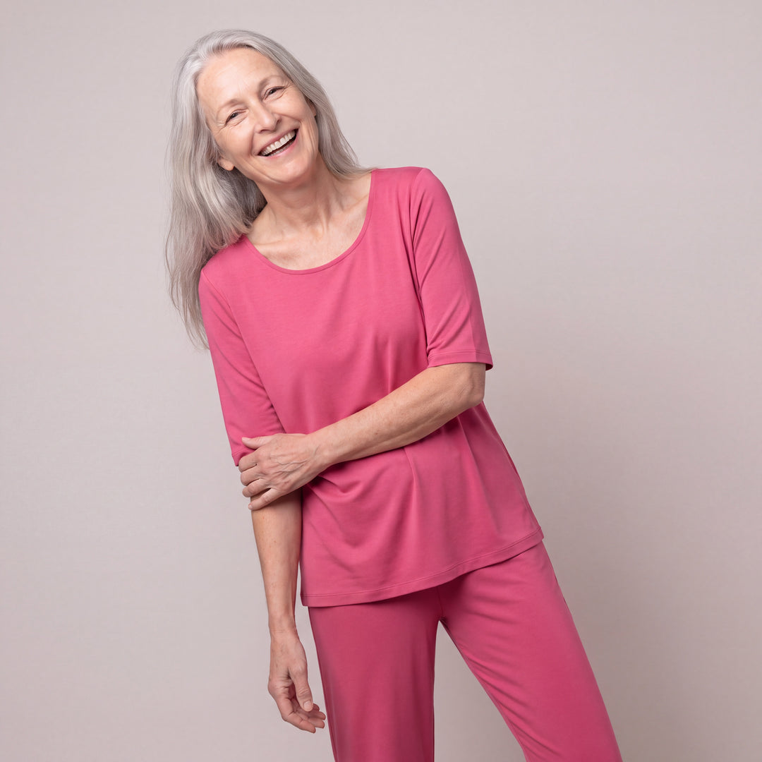 Women's DayBasics Scoop T-Shirt Top - 3/4 Sleeves in Raspberry